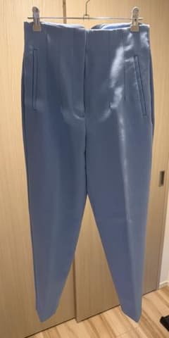 【良品】ZARA ハイウエストパンツのサムネイル
