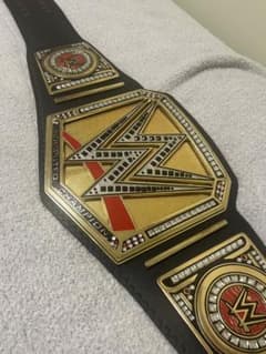 WWE チャンピオンベルトのサムネイル