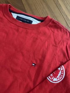 TOMMY HILFIGER Tシャツ レッド バックプリントのサムネイル