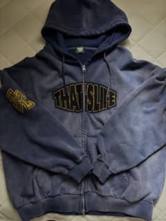 【That's life】 Front logo zip hoodie（完売品）のサムネイル