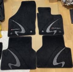 【値下げ】アウディ 純正プレミアムスポーツ フロアマット RSQ3 Q3 8Uのサムネイル