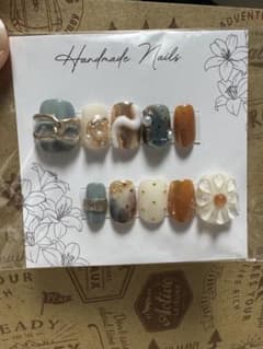 ハンドメイドネイルチップ 10個セットのサムネイル