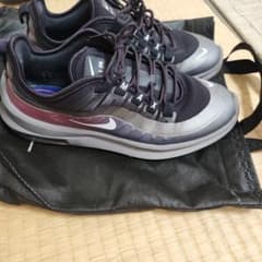 Nike Air Max グレー/パープル スニーカーのサムネイル