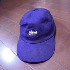 STUSSYのキャップのサムネイル