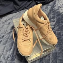 ピンク スニーカー ホワイトソール レザー ツースター