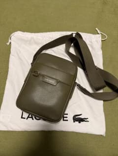 【新品】LACOSTE ショルダーバッグ　カーキ