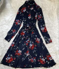 美シルエット✨️ローレンラルフローレン 花柄ワンピース 金ボタン ウエストリボン 美シルエット✨️ローレンラルフローレン 花柄ワンピース 金ボタン