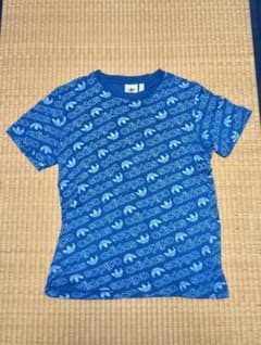 「最終値下げ」adidas Originals 総柄 Tシャツ ブルーのサムネイル