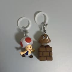 スーパーマリオ めじるしアクセサリー キノピオ クリボー 2つセットのサムネイル