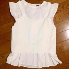 W closet フリルトップスのサムネイル