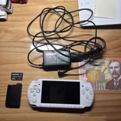 ☆SONY PSP 3000✽本体 ホワイトのサムネイル
