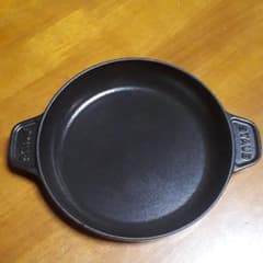 ひろりん様専用　staub　スキレット20cmのサムネイル