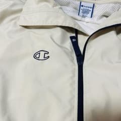 Champion ナイロンジャケット ベージュ M ワンポイントロゴ 軽量 春秋のサムネイル