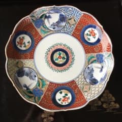 古伊万里上手　染錦窓絵草花紋皿五枚揃え 古伊万里染錦手 【飾り皿】【取り皿】区割窓絵 山水 花紋 輪花型