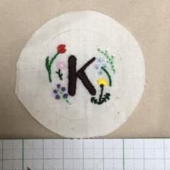 くるみボタン　刺繍のサムネイル