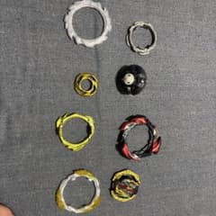 ベイブレードバースト デンジャラスベリアルと聖王セットのサムネイル