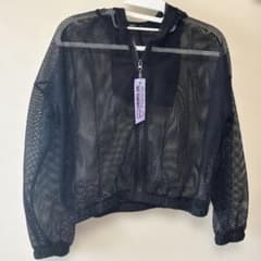 ブラックメッシュフードパーカー　140㎝のサムネイル