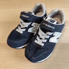 new balance ニューバランス　ネイビー キッズのサムネイル