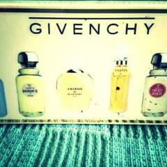 ＊ジャック様専用＊【GlVENCHY】ミニ香水セット 6本のサムネイル