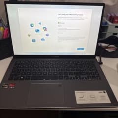 ASUS VivoBook 15のサムネイル
