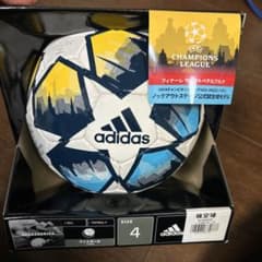 新品未使用　adidasサッカーボール4号球のサムネイル