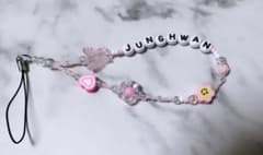韓国 ビーズキーホルダー treasure ジョンファンのサムネイル