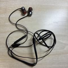 JBL ブラック　イヤホンのサムネイル