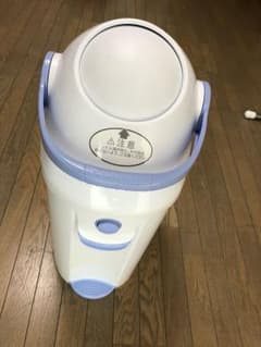 Pigeon オムツ ゴミ箱のサムネイル