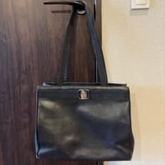 Salvatore Ferragamo ヴァラ トートバッグ 黒のサムネイル