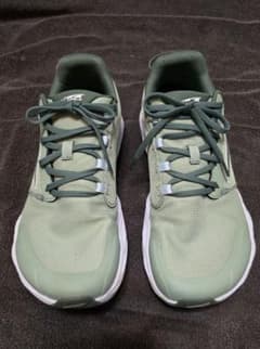 ALTRA ランニングシューズ カーキ　ウィメンズのサムネイル