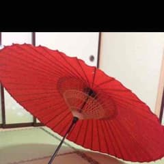 和傘 番傘 和装 和婚 赤 花嫁 ウェディングのサムネイル