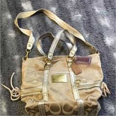 coach 大容量バッグ  ママバッグ ショルダーでも斜め掛けものサムネイル