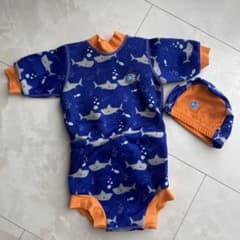 スプラッシュアバウト⭐︎Splash About ベビー水着　男の子　帽子付きのサムネイル