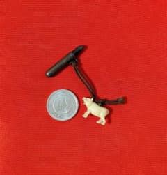 【珍品】戦前　アンティーク　セルロイド犬　ミニチュア　キセル　根付け　貴重✨希少 珍品】戦前 アンティーク セルロイド犬 ミニチュア キセル 根付け 貴重