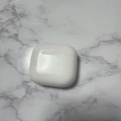 【美品✨】 AirPods 4 アクティブノイズキャンセリング搭載のサムネイル