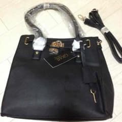 新品☆鍵付き黒バッグ 更に値下げ☆のサムネイル