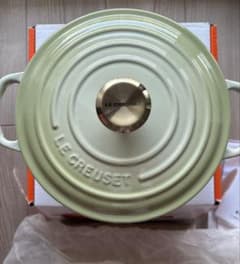 LE CREUSET ル・クルーゼ　鍋　20cm Wasabi ワサビ　限定色 LE CREUSET ル・クルーゼ 鍋 20cm Wasabi ワサビ 限定色 - メルカリ
