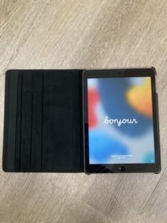 おまけ付きiPad Air 2 16GB wifiモデル最新OSのサムネイル