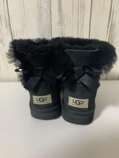 UGG 21.0 リボンブーツ　黒のサムネイル