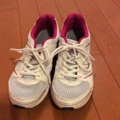 イグニオ スポーツシューズ24.0のサムネイル