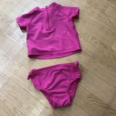 ベビーギャップ　水着　女の子　70のサムネイル