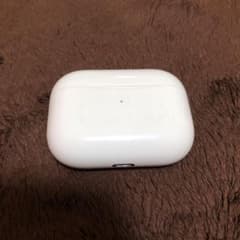 るいすの様専用出品ですApple AirPods Pro 充電ケースのみのサムネイル