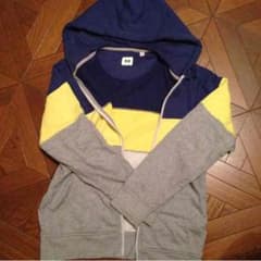 UNIQLOパーカーのサムネイル