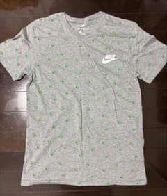 NIKE ナイキ Tシャツ グレー スマイル柄　ロゴのサムネイル
