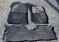 トヨタ プリウスα専用 3Dラバー製フロアマット 3枚セット 即日発送のサムネイル