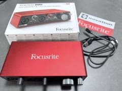 Focusrite Scarlett 2i2 3rd Gen 本体　ケーブル　箱のサムネイル