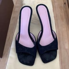 ルイ　ヴィトン　パンプス 黒 サンダルのサムネイル