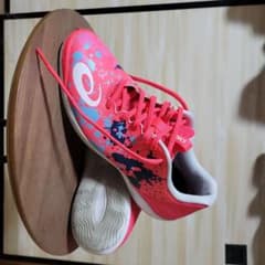asics フットサルシューズ　TOQUE 　サイズ26.5のサムネイル