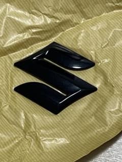 Sマーク（リア） ボディー同色塗替え品（品番＝77811-58J10-0PG）のサムネイル
