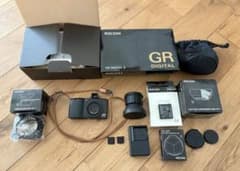 ショット数2800 Ricoh GR2 GRII デジタルカメラ 付属品多数 ショット数2800 Ricoh GR2 GRII デジタルカメラ 付属品多数 - メルカリ